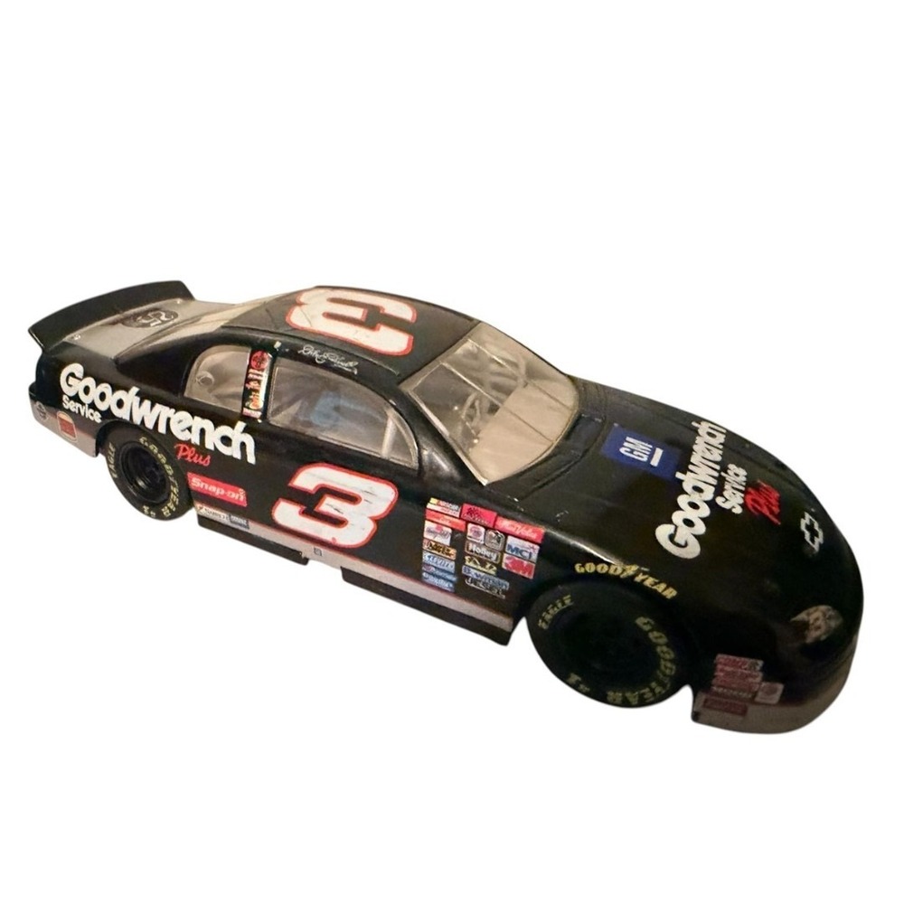 Dale Earnhardt Sr #3 Goodwrench Chevrolet NASCAR Diecast Race Car Collectible